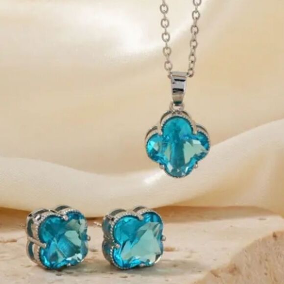 Stainless Steel Four Leaf Clover Necklace and Earrings set - Picture 1 of 3